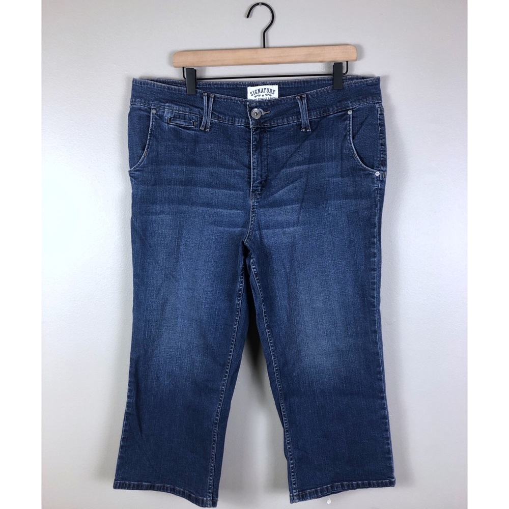 Levi’s Signature Stretch Denim Jean Capris Size 18